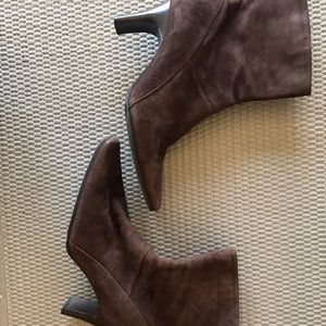 3 pairs of brown boots S 7